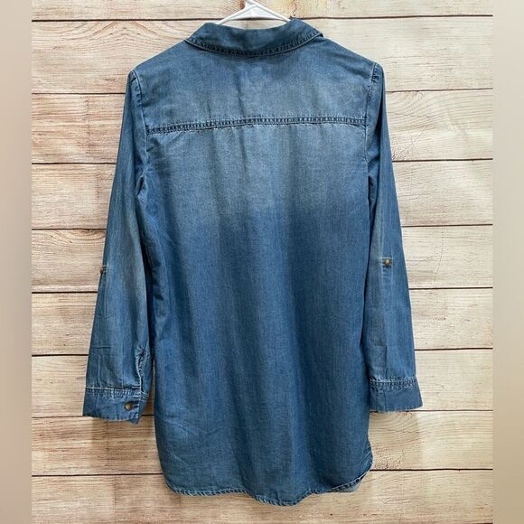 CHICOS CHAMBRAY TUNIC IN BLUE - Picture 4 of 5